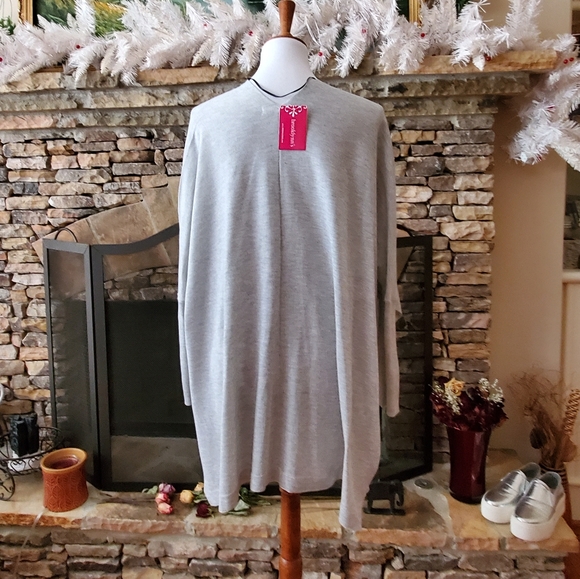 🆕🎁Brooklynn's Cardigan in H.Gray - Picture 3 of 4